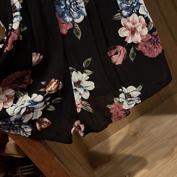 NWOT small black floral romper - Picture 10 of 11